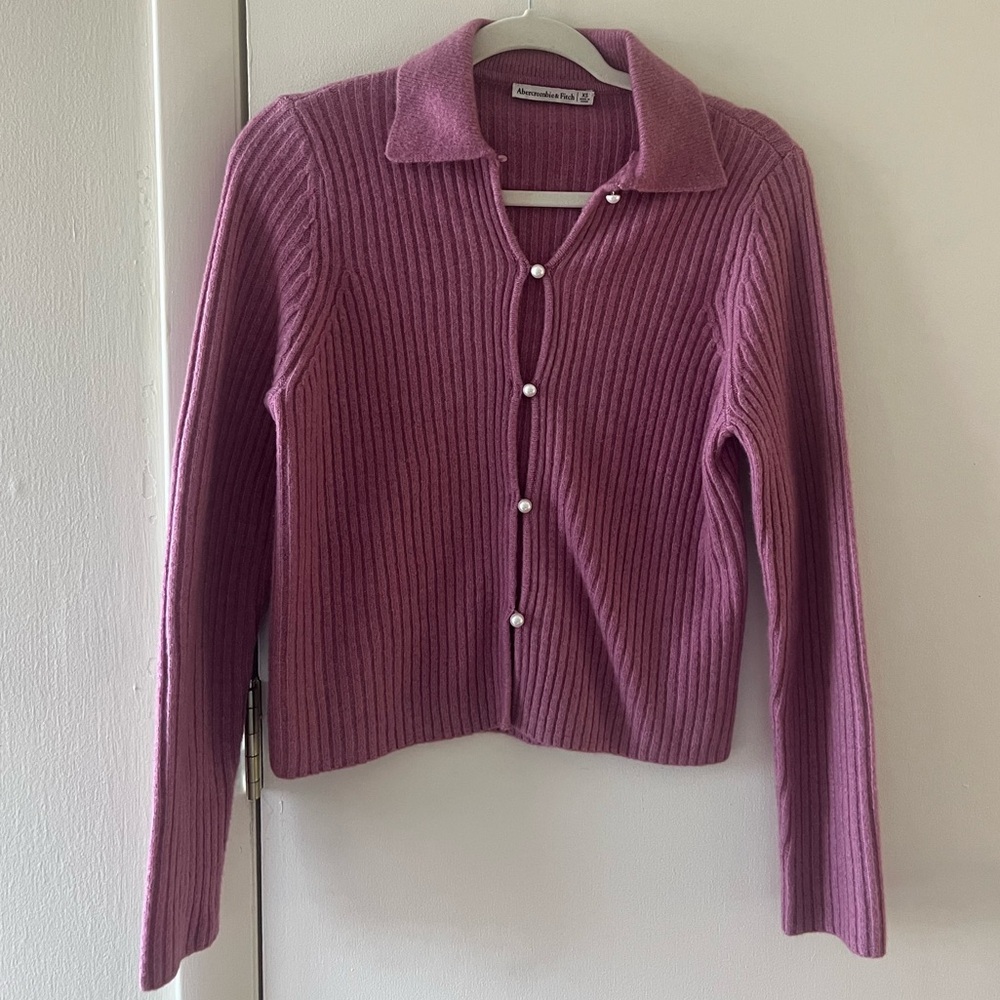 Pink and pearl Abercrombie Sweater!